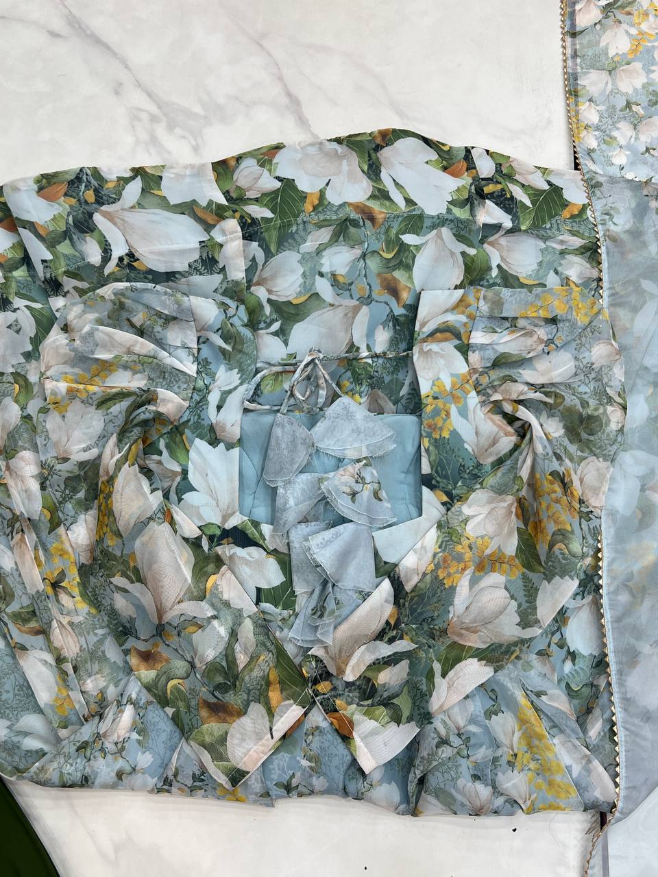 This Colorful Lightweight & Fresh Look Outfit Is Perfect For Upcoming Festivities