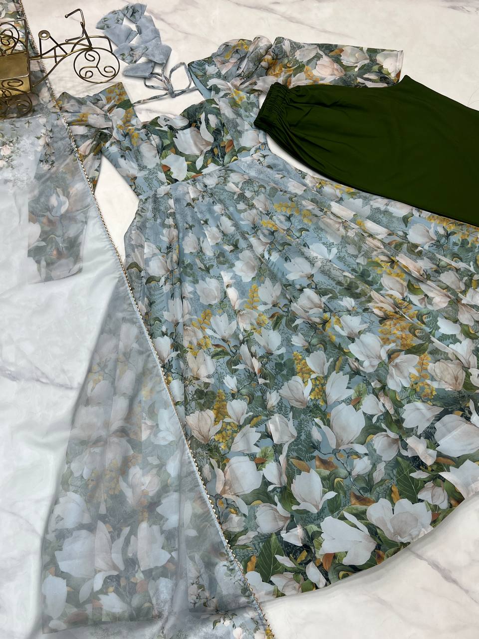 This Colorful Lightweight & Fresh Look Outfit Is Perfect For Upcoming Festivities