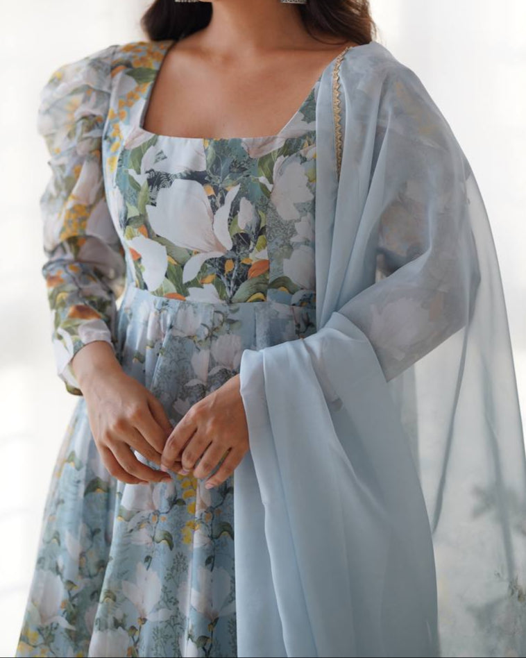 This Colorful Lightweight & Fresh Look Outfit Is Perfect For Upcoming Festivities