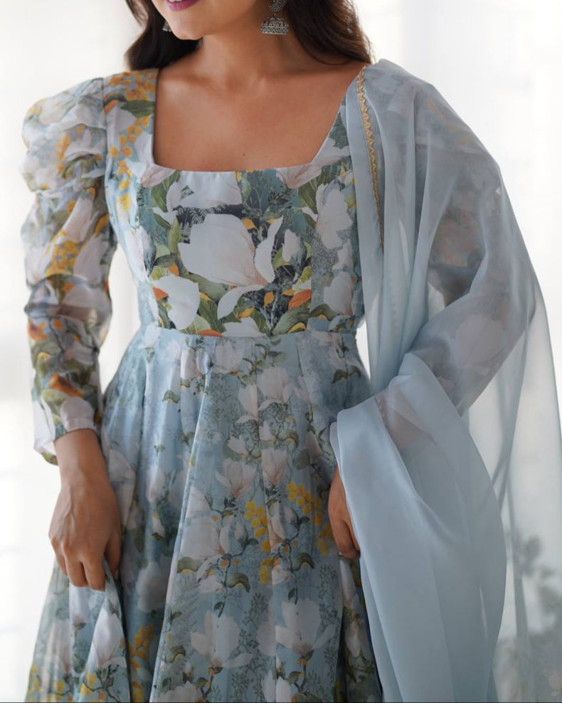 This Colorful Lightweight & Fresh Look Outfit Is Perfect For Upcoming Festivities