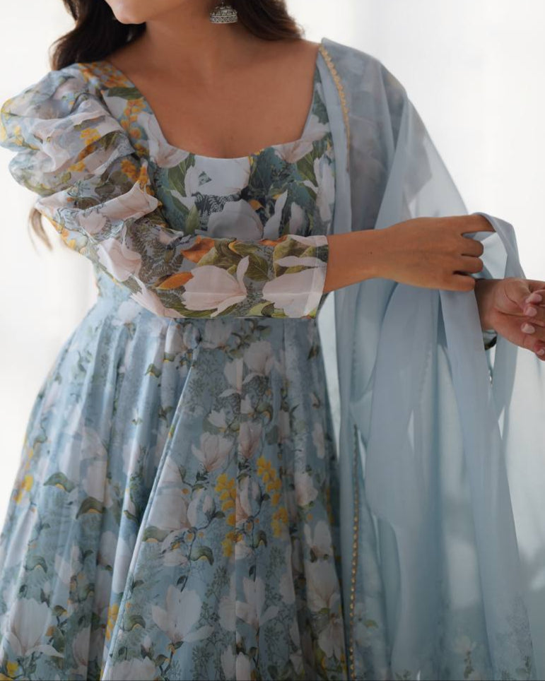 This Colorful Lightweight & Fresh Look Outfit Is Perfect For Upcoming Festivities