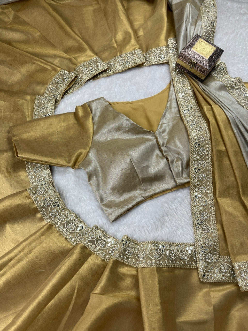 Wedding Wear Tissue Silk Rich Handcrafted Border Enhancing Saree Beauty.