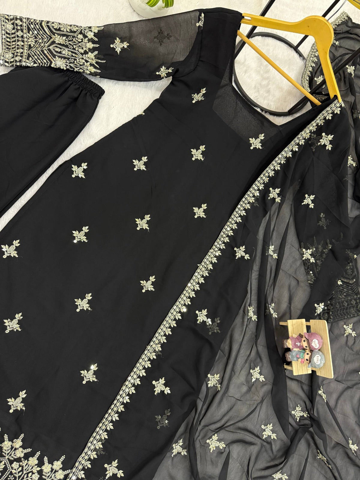 Prettiest Corset Back Kurta Set With Embroidery Work