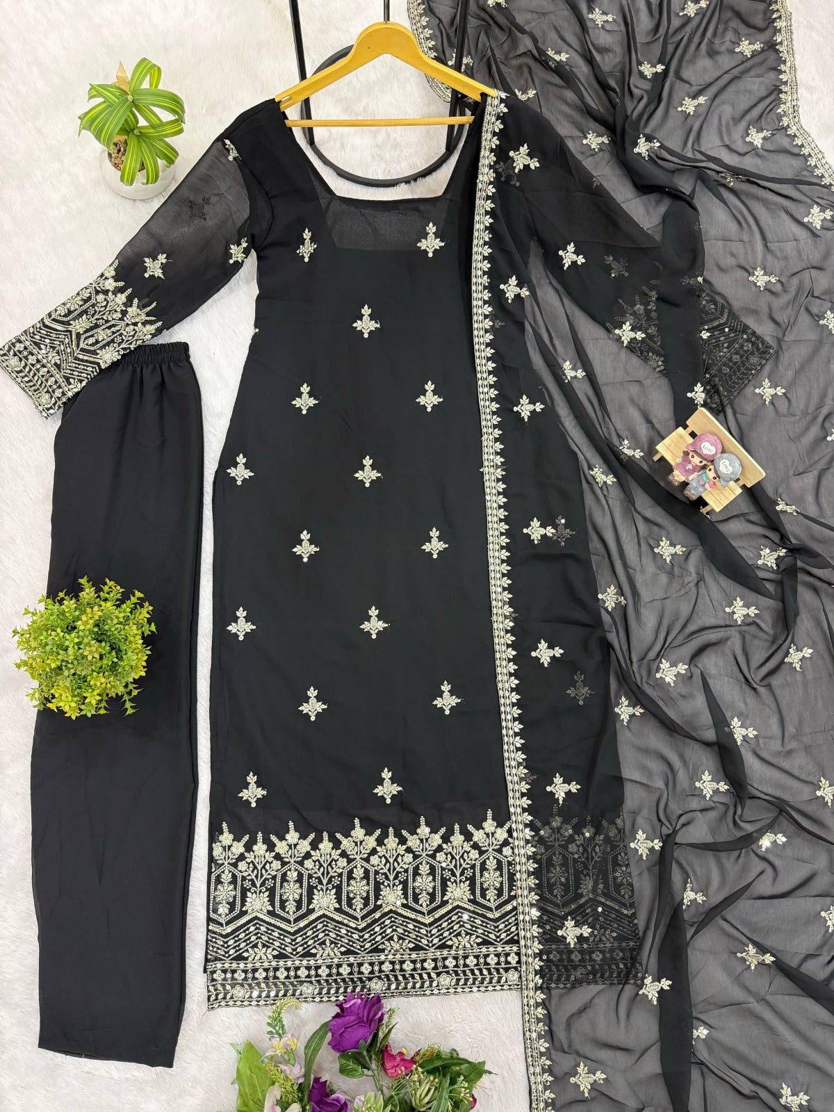 Prettiest Corset Back Kurta Set With Embroidery Work