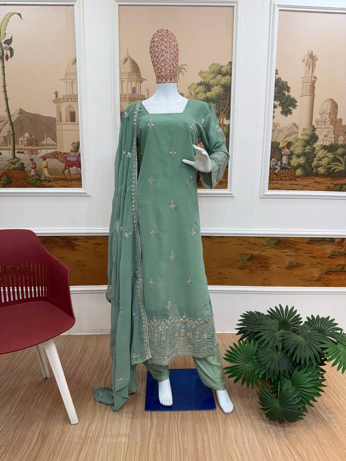 Prettiest Corset Back Kurta Set With Embroidery Work