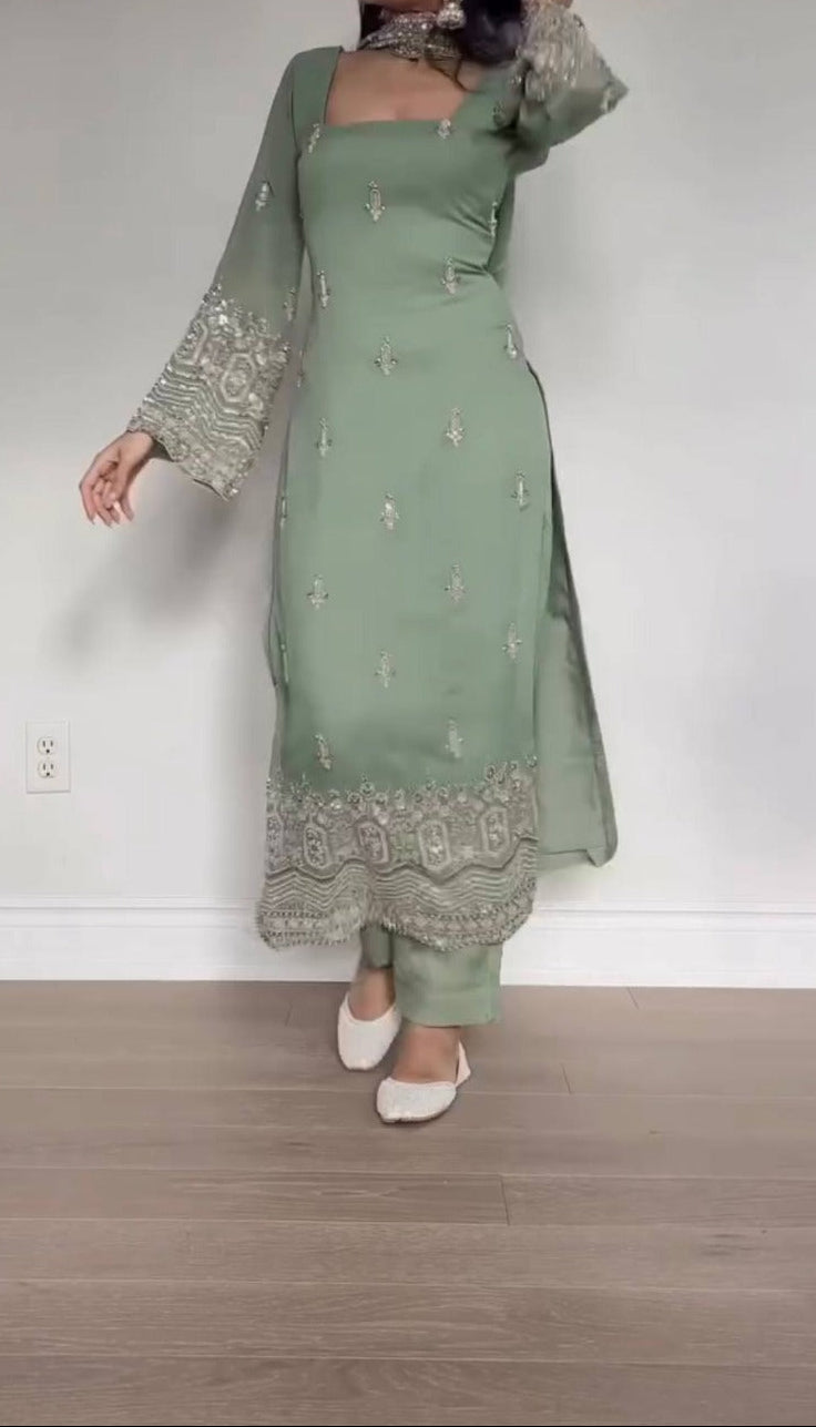 Prettiest Corset Back Kurta Set With Embroidery Work