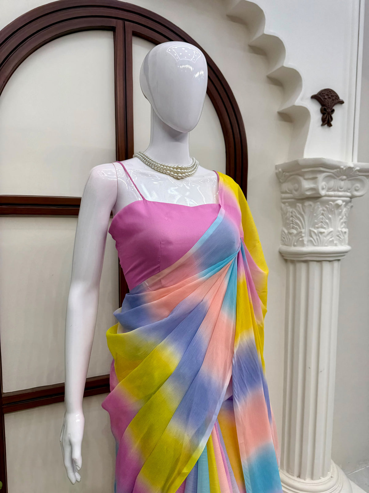 Bollywood Diva Kareena Kapoor inspired Chiffon Designer Saree