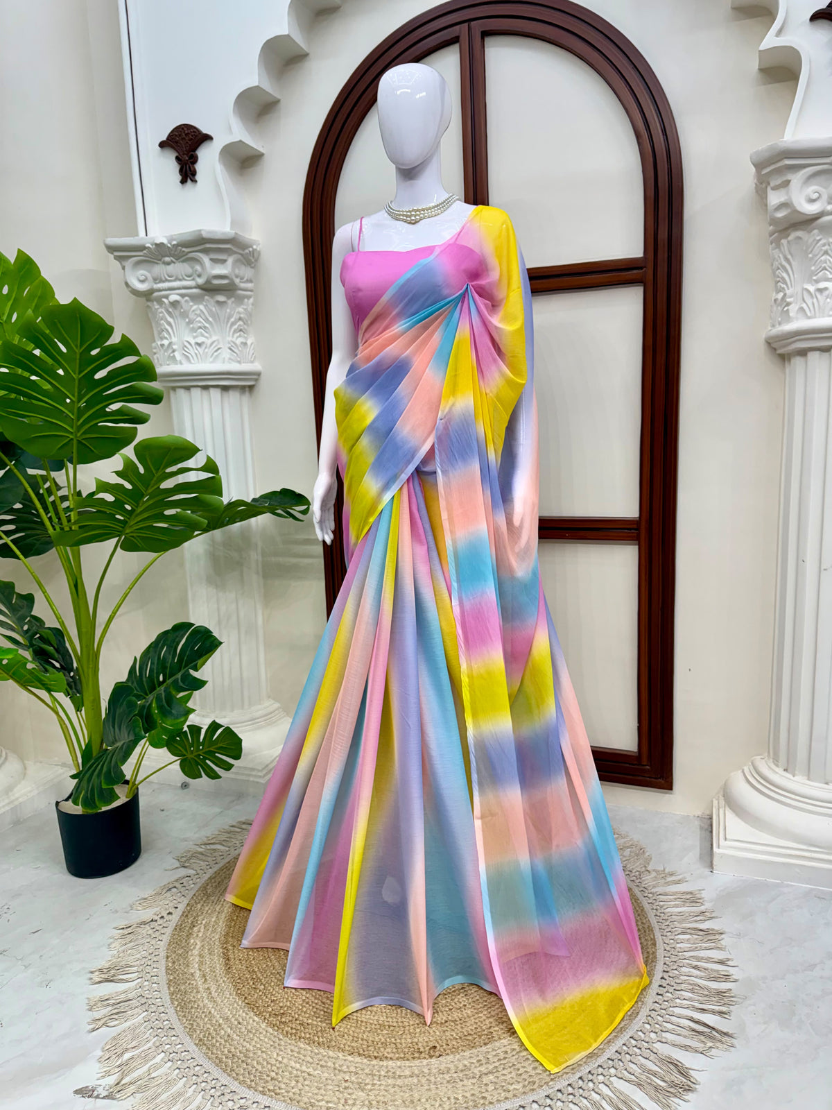 Bollywood Diva Kareena Kapoor inspired Chiffon Designer Saree