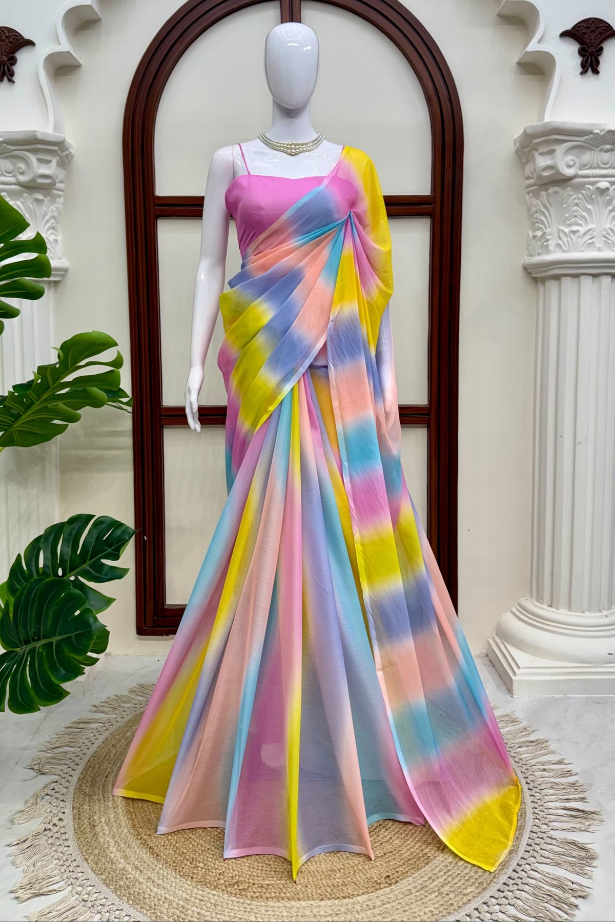 Bollywood Diva Kareena Kapoor inspired Chiffon Designer Saree