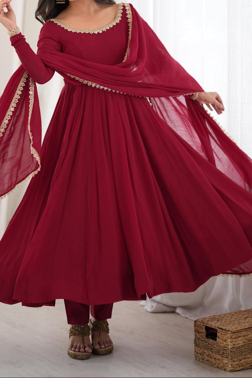 16 Kali Heavy Flare Mul Chanderi Anarkali Set With Handwork Mirror Work Lace