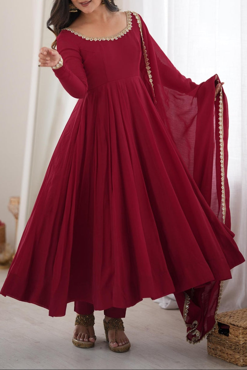 16 Kali Heavy Flare Mul Chanderi Anarkali Set With Handwork Mirror Work Lace