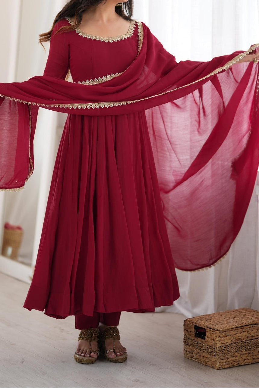 16 Kali Heavy Flare Mul Chanderi Anarkali Set With Handwork Mirror Work Lace
