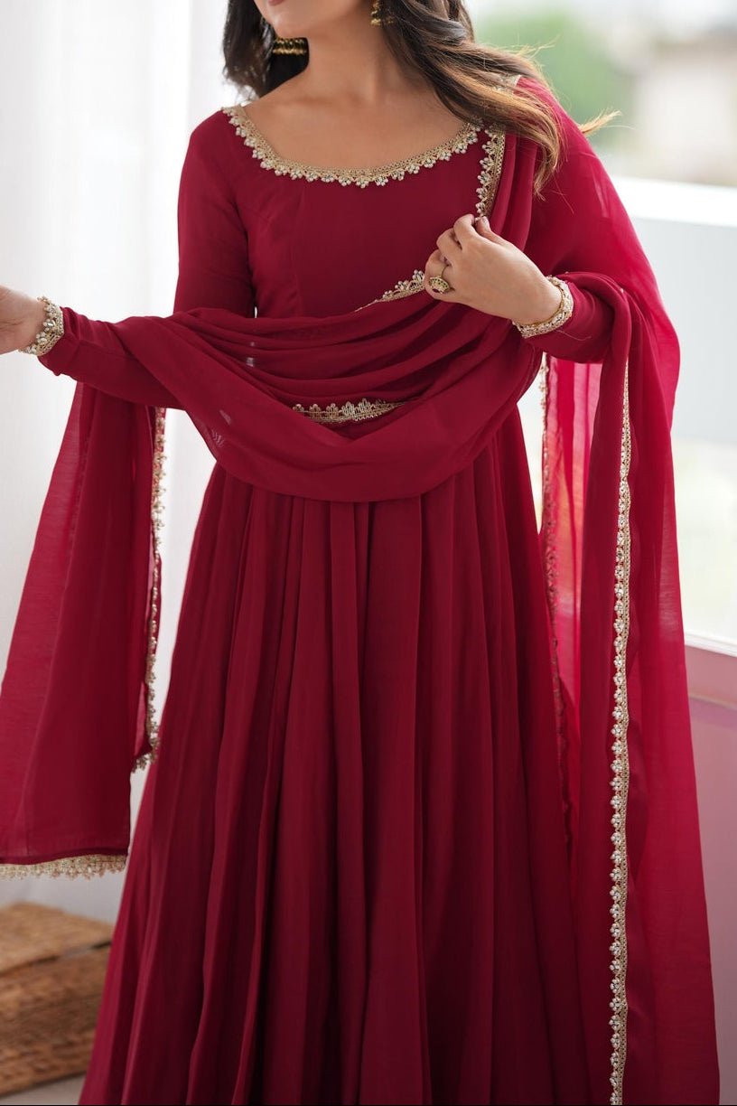 16 Kali Heavy Flare Mul Chanderi Anarkali Set With Handwork Mirror Work Lace